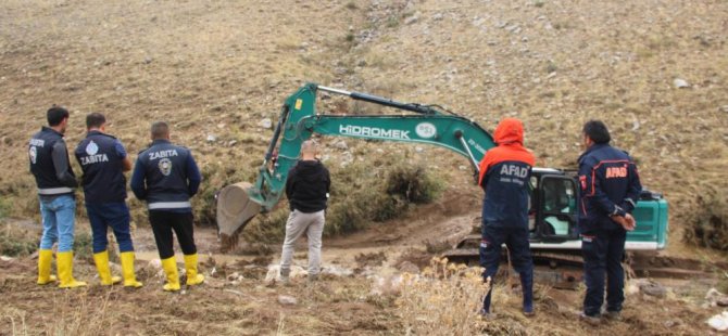 Selde kaybolan vatandaşın kıyafetleri bulundu