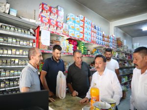 Vali Çiçek,Yemliha'nın sevilen Marketi Kamaşlar marketi ziyaret etti