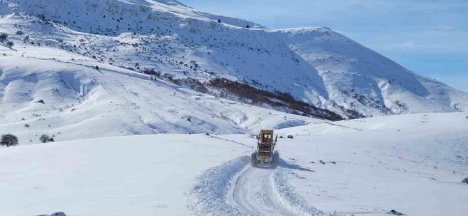 Büyükşehir’in kırsalda karla mücadelesi etkin şekilde sürüyor