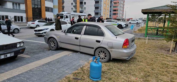 Erkilet'te Polisten kaçan sürücü 15 kilometrelik kovalamaca sonucu yakalandı