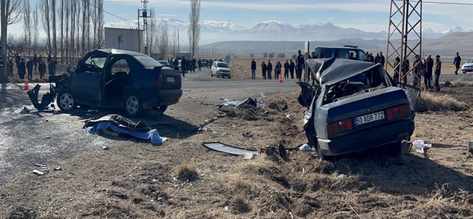 Nevşehir'de otomobiller çarpıştı; baba ile oğlu öldü, 4 yaralı