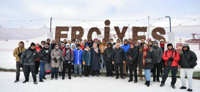 Büyükkılıç, Turistlerle Dolup Taşan Erciyes'i Ziyaret Etti