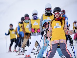 Büyükşehir'in Erciyes Kayak Okulu'nda Sömestir Dönemi Kayak Ve Snowboard Eğitimleri Başladı