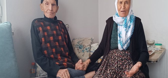 Belden aşağısı felç kocasına 60 yıldır sevgiyle bakıyor