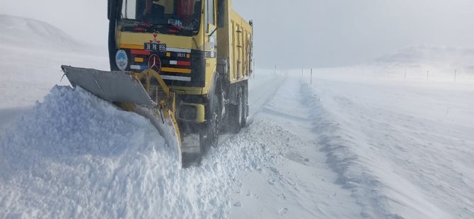 Kayseri'de kar nedeniyle kapanan 61 mahalle yolu ulaşıma açıldı