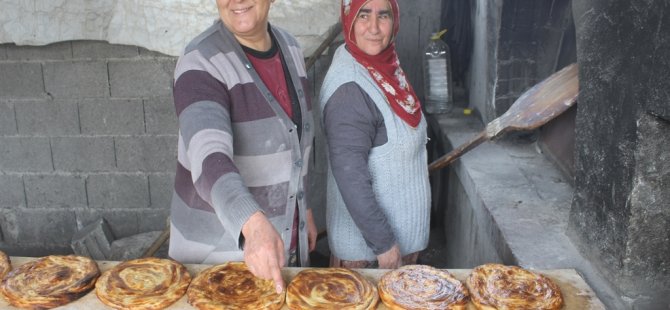 Taş fırınlarda pişirilen, 'Ekşi mayalı köy ekmeği' geleneği 100 yıldır sürüyor