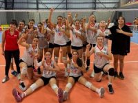 Kayserili voleybolcular Türkiye Çeyrek Finali'ni ‘Arda Güler Sevinci’ ile kutladı