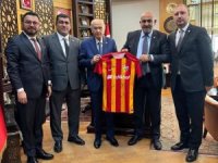 Kayserispor yönetiminden Bahçeli'ye ziyaret