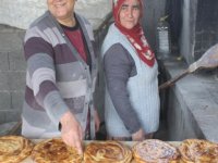 Taş fırınlarda pişirilen, 'Ekşi mayalı köy ekmeği' geleneği 100 yıldır sürüyor