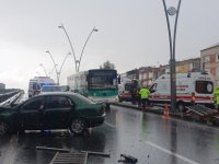 Kayseri'de kontrolden çıkan otomobil güvenlik bariyerine çarptı: 6 yaralı